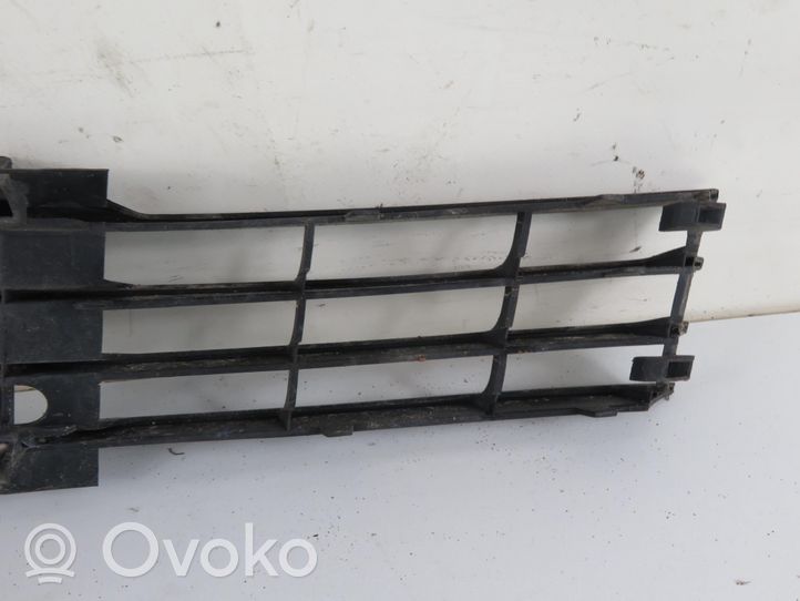 Audi A6 Allroad C5 Grille inférieure de pare-chocs avant 