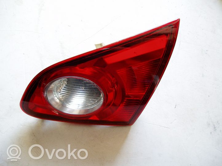 Nissan Qashqai+2 Takaluukun takavalot 26550JD800