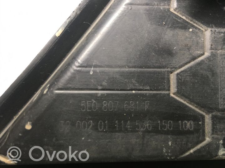 Skoda Octavia Mk3 (5E) Kratka dolna zderzaka przedniego 5E0807681F