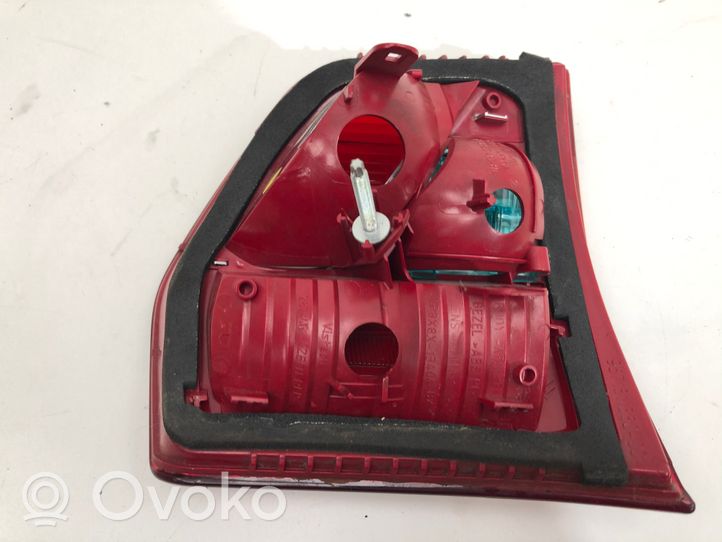 Citroen C5 Lampy tylnej klapy bagażnika 967181138000