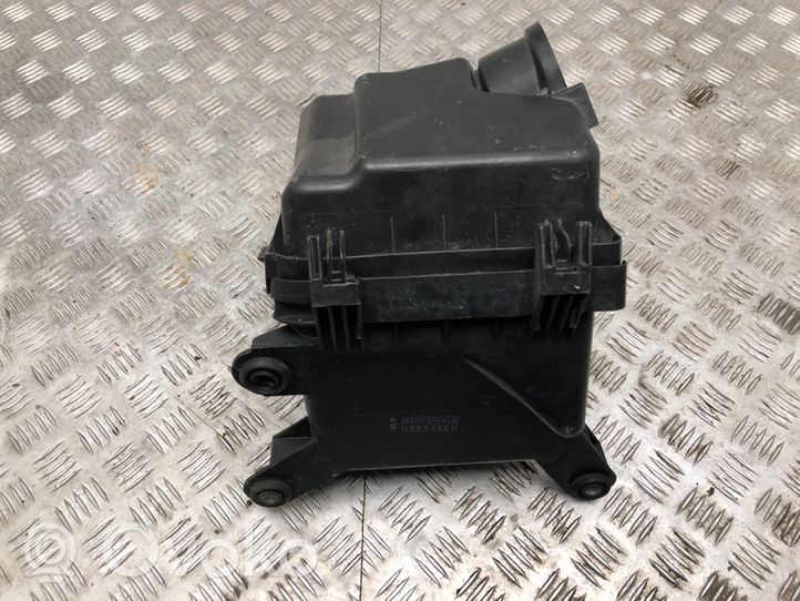 Mitsubishi Grandis Boîtier de filtre à air 0149003350