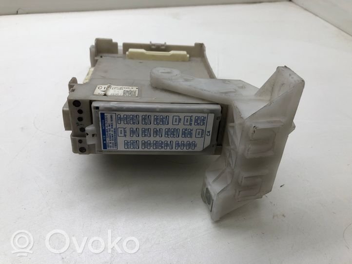 Toyota Prius (XW30) Drošinātāju bloks 8273047440A