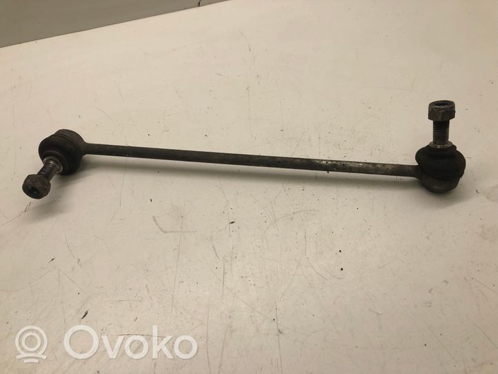 Volkswagen PASSAT B8 Priekinė stabilizatoriaus traukė 