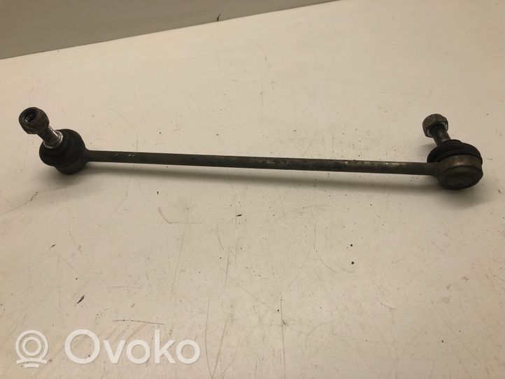 Volkswagen PASSAT B8 Priekinė stabilizatoriaus traukė 