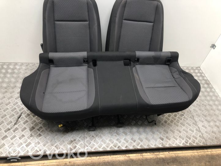 Volkswagen PASSAT B8 Juego interior 