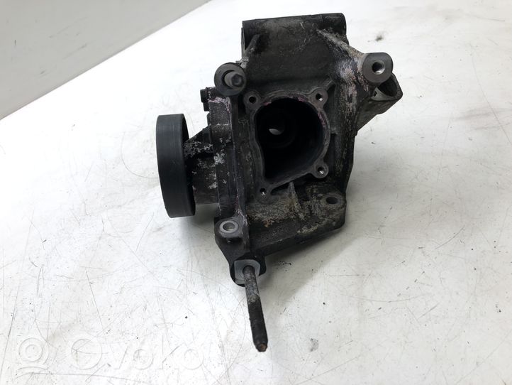 Toyota Avensis T270 Pompe de circulation d'eau 748032