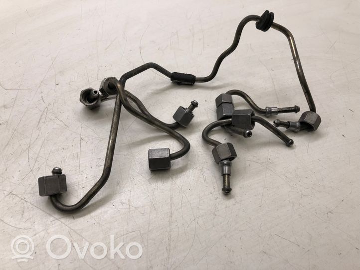 Toyota Avensis T270 Tuyau d'alimentation conduite de carburant 