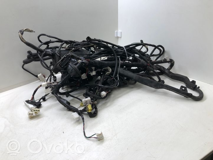 Toyota Avensis T270 Faisceau de câblage pour moteur 8211505A30C