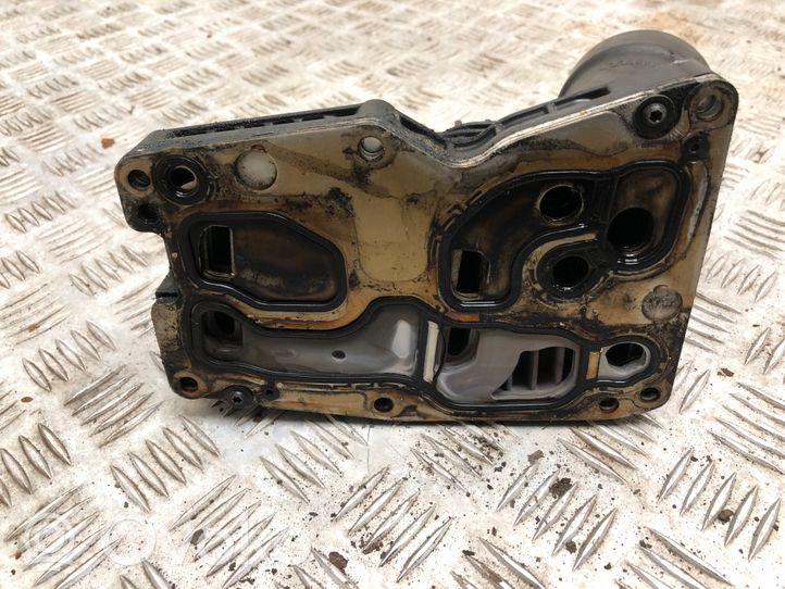 Toyota Avensis T270 Support de filtre à huile 8507626