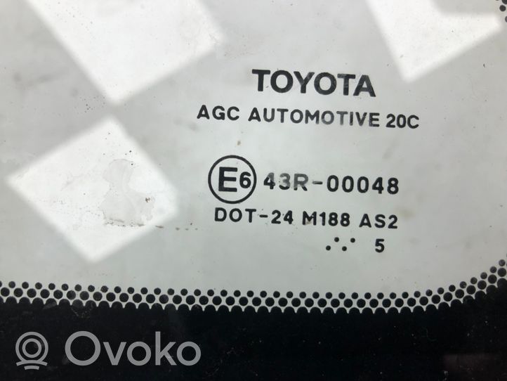 Toyota Avensis T270 Fenêtre latérale avant / vitre triangulaire 43R00048