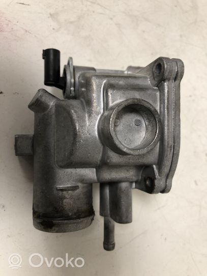 Mercedes-Benz C AMG W204 Boîtier de thermostat / thermostat 