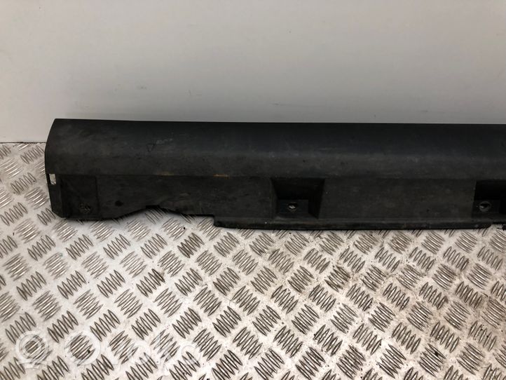 Ford Focus Side skirt front trim 