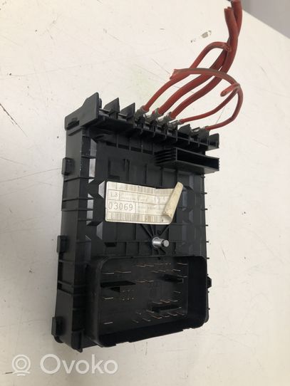 Audi Q3 8U Module de fusibles 1K0937629A