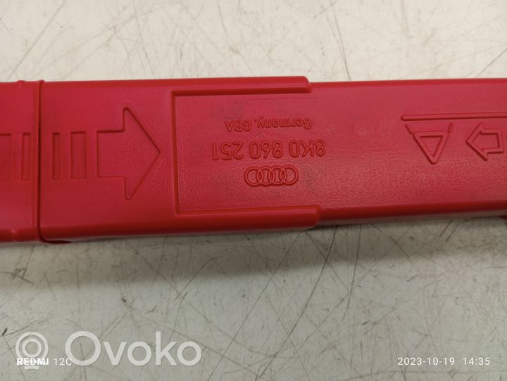 Audi Q3 8U Varoituskolmio 