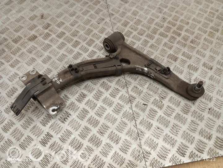 Mercedes-Benz B W246 W242 Fourchette, bras de suspension inférieur avant 