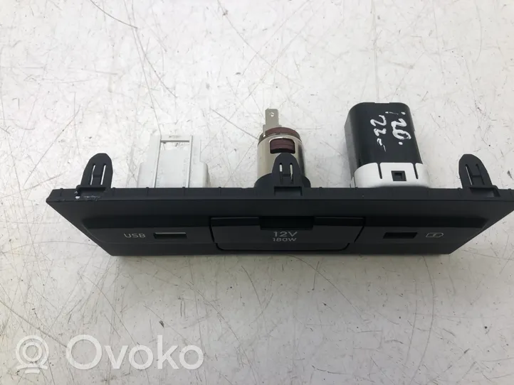 Hyundai i20 (BC3 BI3) Connecteur/prise USB 96125Q0120