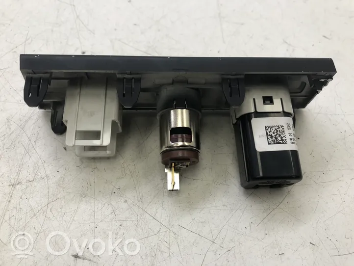 Hyundai i20 (BC3 BI3) Connecteur/prise USB 96125Q0120