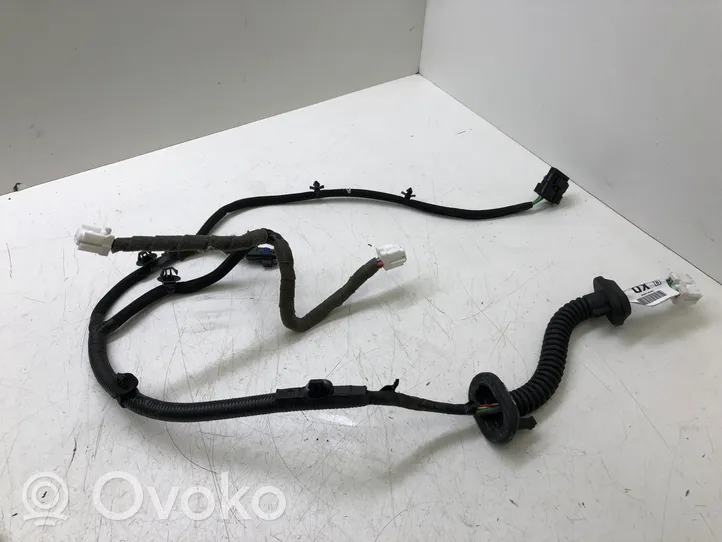 Nissan Qashqai Wiązka przewodów drzwi tylnych 241274EA1B