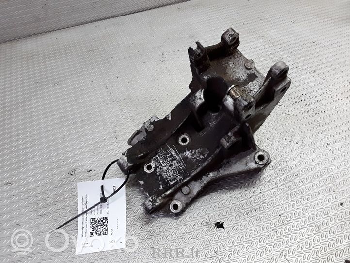 Citroen C5 Support de pompe de direction assistée 9643834880