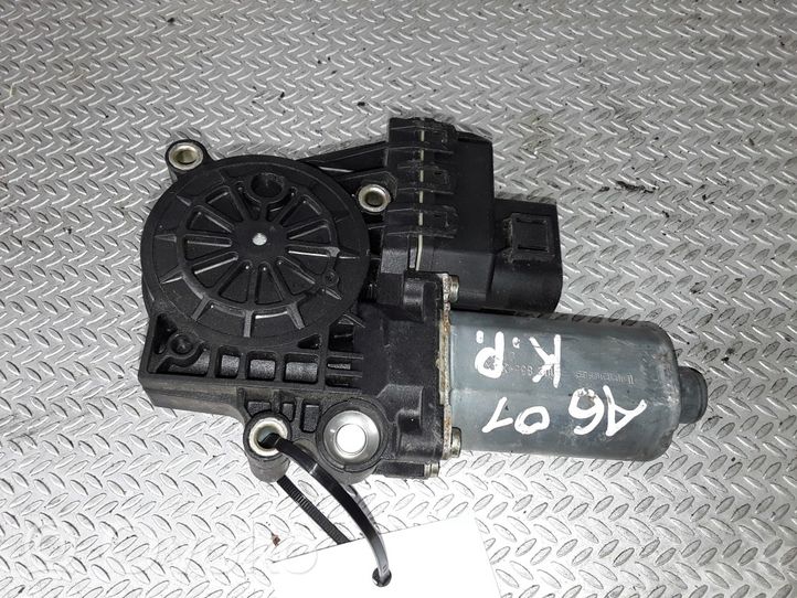 Audi A6 S6 C5 4B Etuoven ikkunan nostomoottori 0130821775