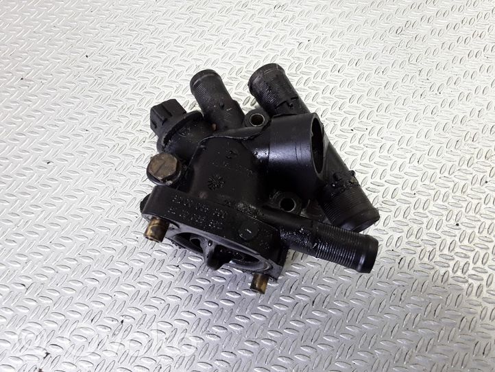 Renault Megane I Boîtier de thermostat / thermostat 8200065390