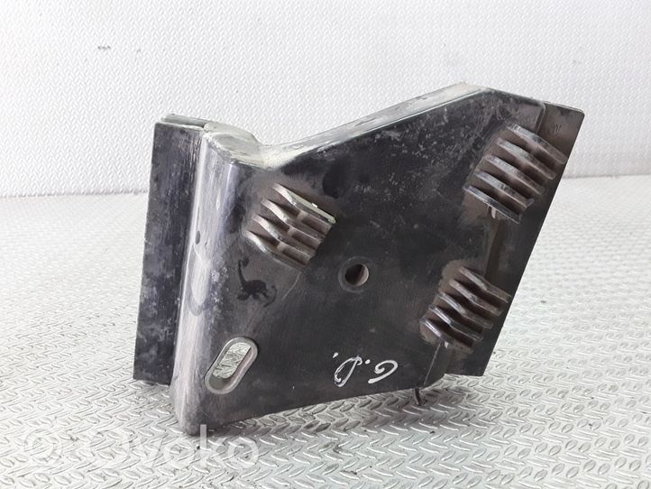 Audi A8 S8 D2 4D Staffa angolare del supporto di montaggio del paraurti 4D0807572A