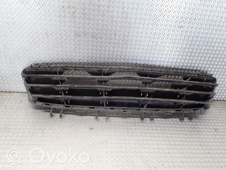 Opel Astra H Kratka dolna zderzaka przedniego 375768702