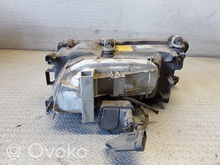 Alfa Romeo 155 Lampa przednia 0301085211