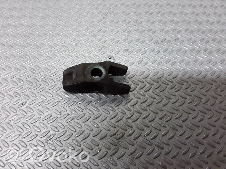 Volvo S70  V70  V70 XC Fuel Injector clamp holder 