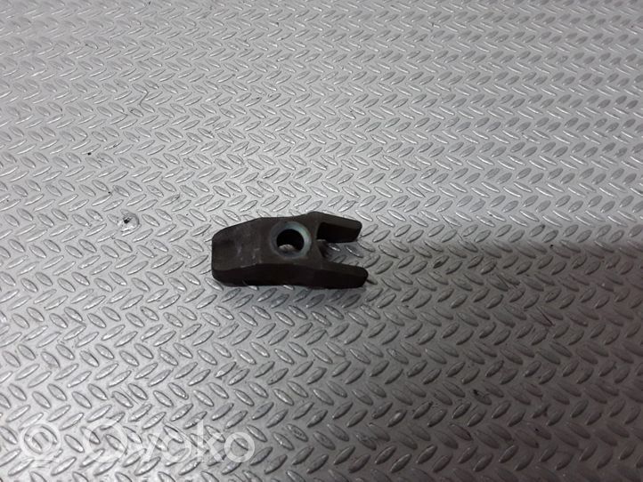 Volvo S70  V70  V70 XC Fuel Injector clamp holder 