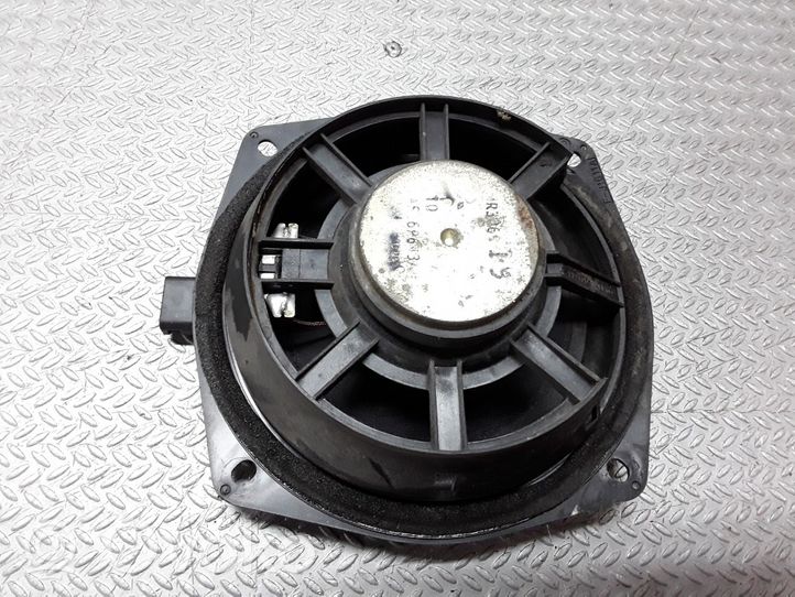 Mitsubishi Outlander Rear door speaker 