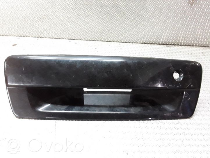 Mitsubishi Outlander Osłona rygla zamka klapy tylnej MN175068ZZ
