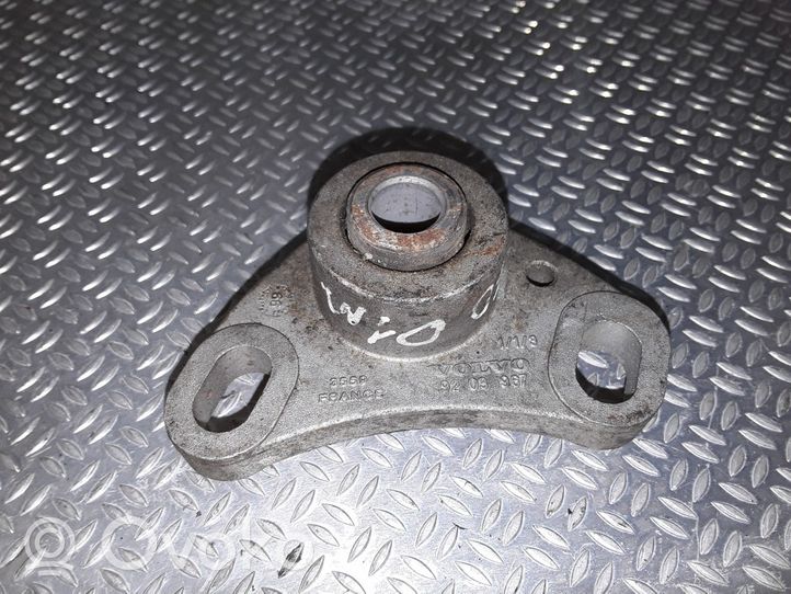 Volvo S70  V70  V70 XC Supporto di montaggio del motore 9203967