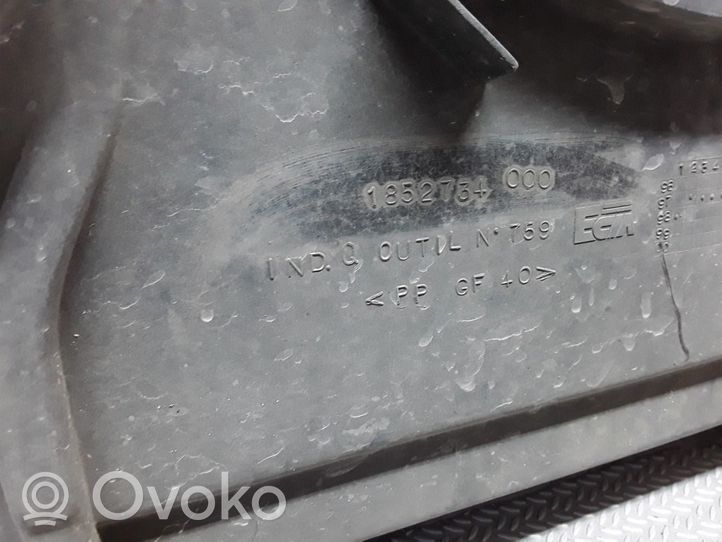 Audi A4 S4 B5 8D Панель радиаторов (телевизор) 1852734000