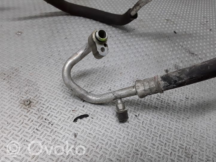 Toyota Avensis T220 Air conditioning (A/C) pipe/hose 