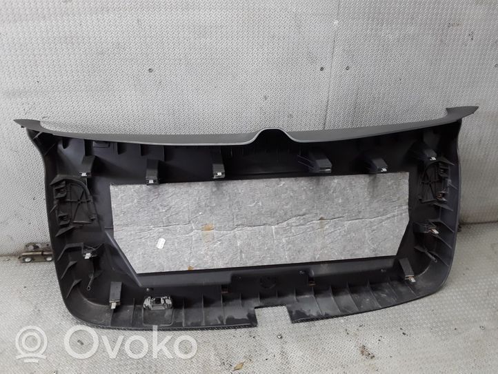 Volkswagen Golf Plus Poszycie / Tapicerka tylnej klapy bagażnika 5M0867601