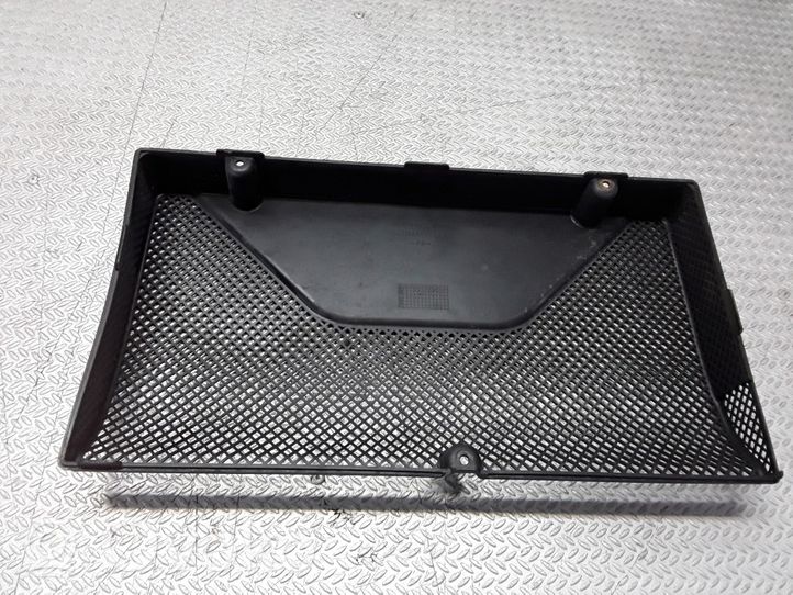 Audi A8 S8 D2 4D Altra parte del vano motore 4D0819408