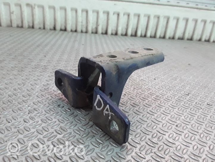 Mitsubishi Pajero Rear door lower hinge 