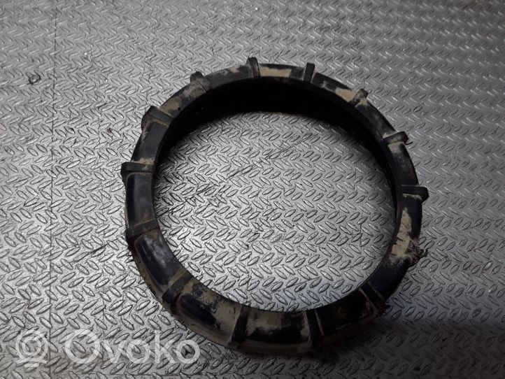 Nissan Navara D40 Anello/dado di bloccaggio della vite della pompa del carburante nel serbatoio 