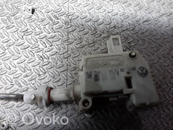 Skoda Octavia Mk1 (1U) Verrouillage du bouchon du réservoir de carburant 3B0959782