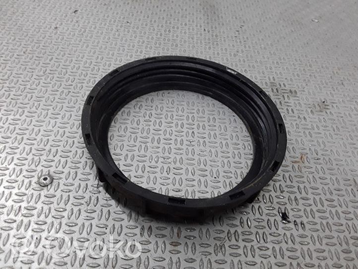 Renault Clio III Bague de verrouillage pour réservoir de carburant 