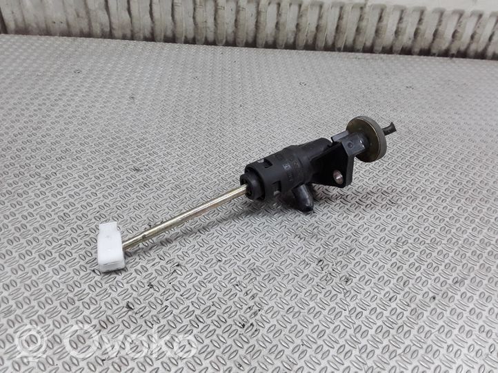 Volkswagen PASSAT B5.5 Główny cylinder sprzęgła 8E1721401AF