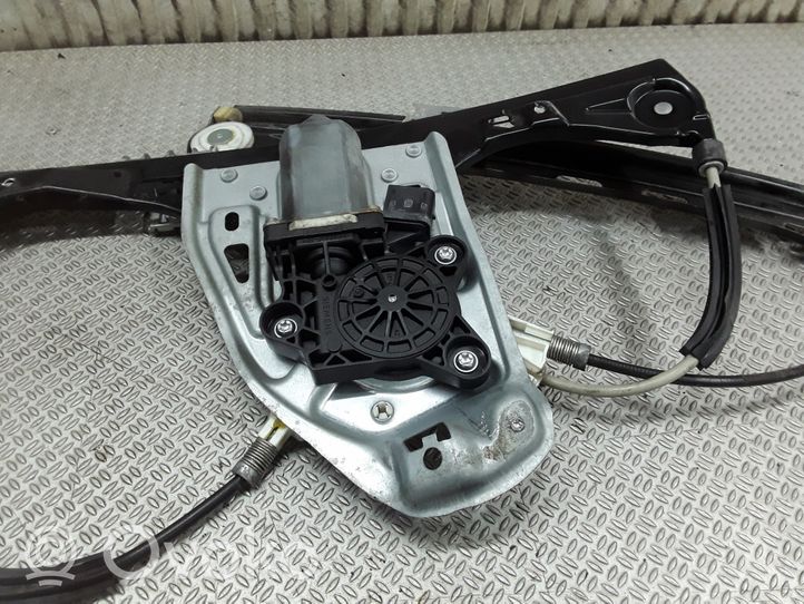 Mercedes-Benz C W203 Front door window regulator with motor 2037201846