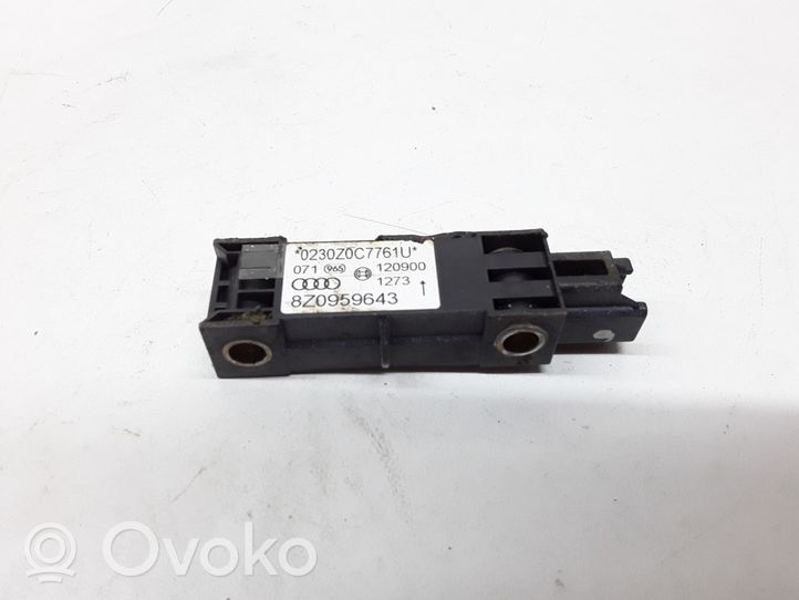 Audi A2 Sensore d’urto/d'impatto apertura airbag 8Z0959643