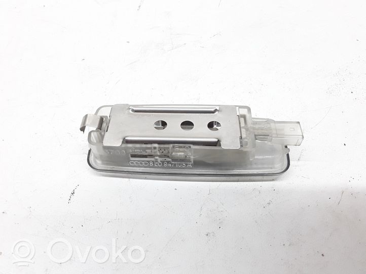 Audi A2 Illuminazione sedili posteriori 8L0947105A