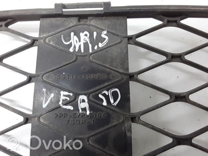 Toyota Yaris Verso Grotelės apatinės (trijų dalių) 5311252090