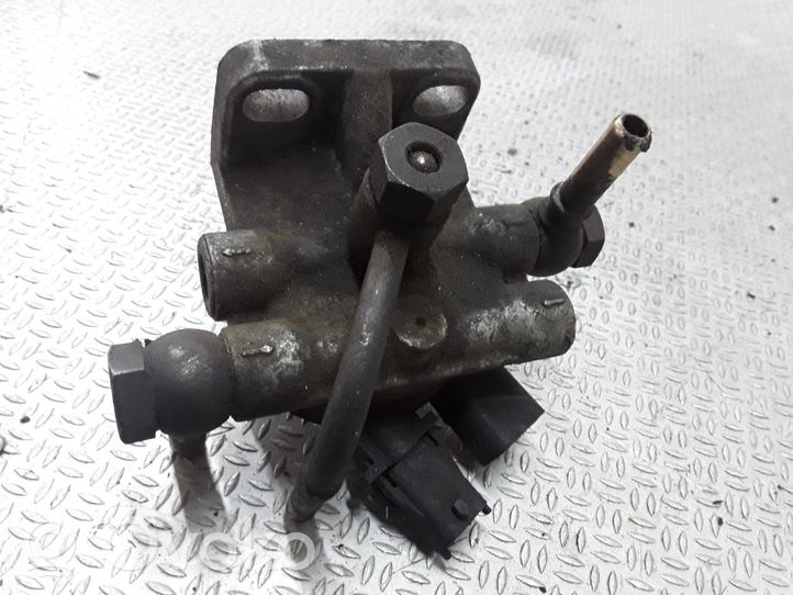 Lancia Lybra Support de montage de filtre à carburant 3000331