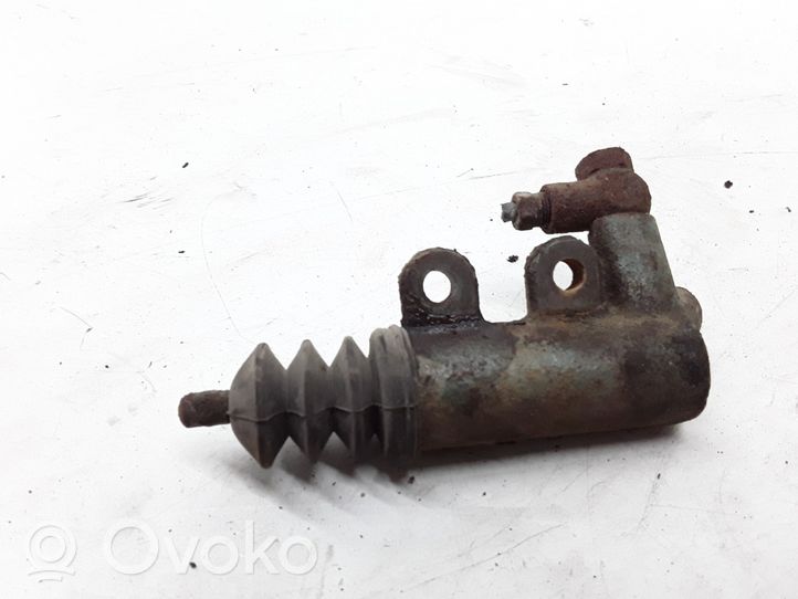 Toyota Yaris Główny cylinder sprzęgła 