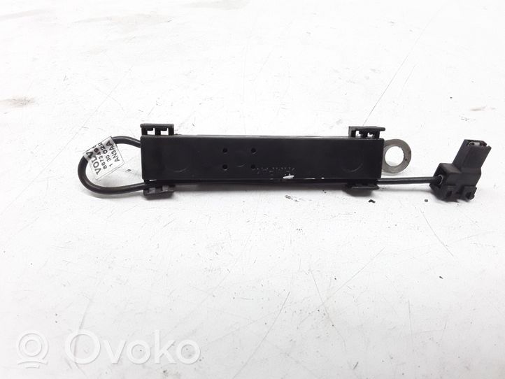 Volvo V50 Antenos stiprintuvas 8673495