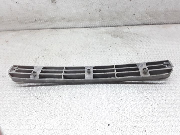 Audi A6 S6 C4 4A Grille inférieure de pare-chocs avant 4A0807683